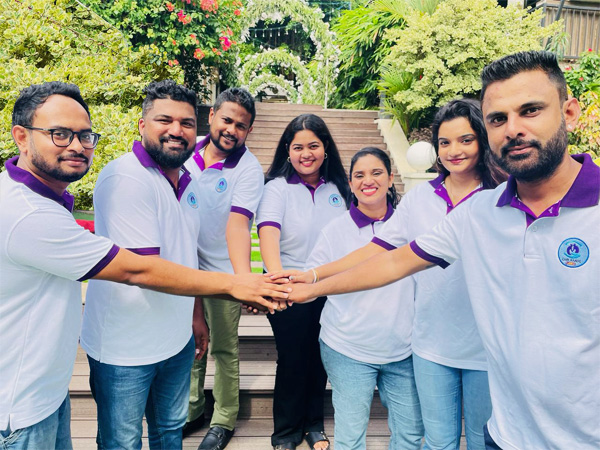 care hands lanka team